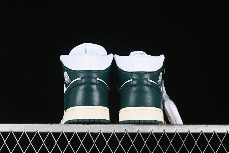 All categories Air Jordan Jordan series basketball shoes Air Jordan 1 Mid Air Jordan 1 Mid "Oxidized Green" AJ1 Joe 1 white and green color Zhongbang basketball shoes BQ6472-133